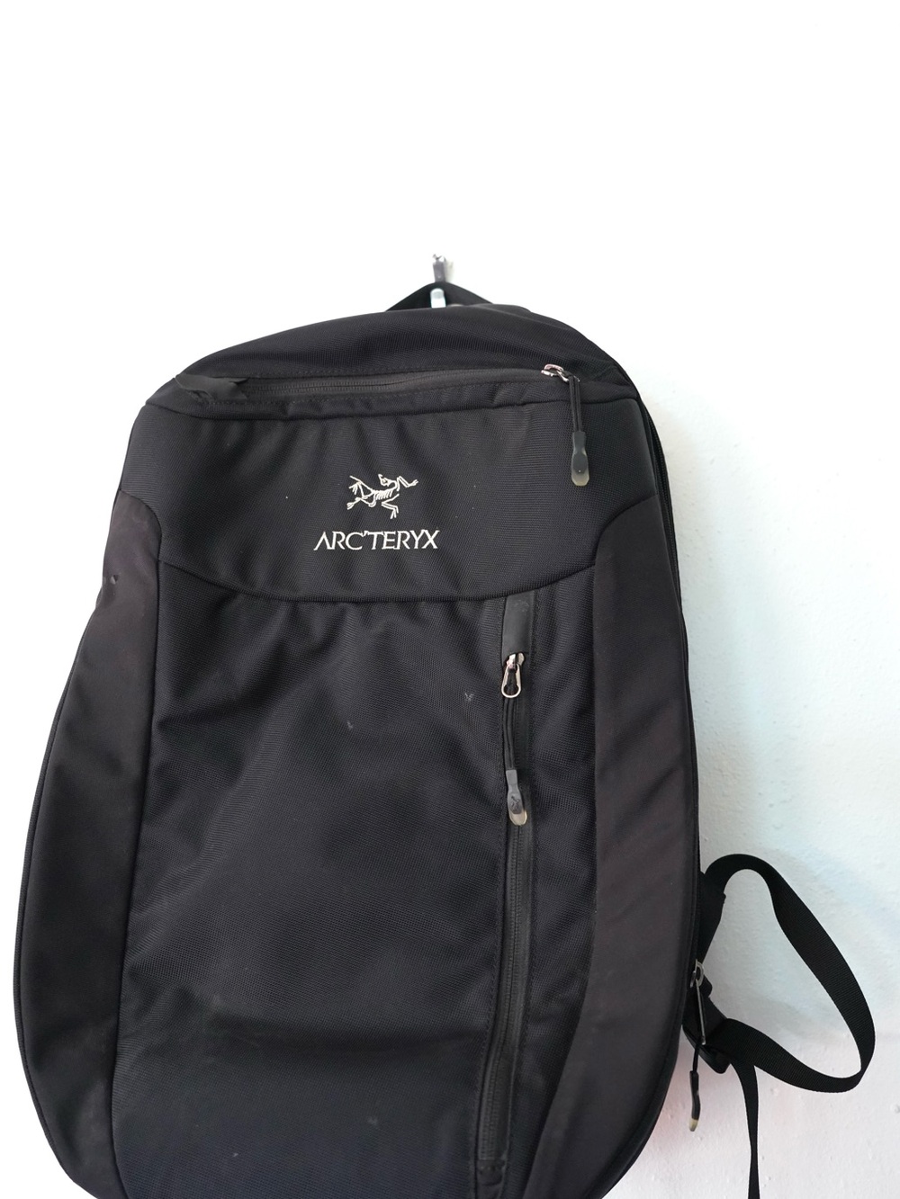 Arc’teryx Blade 30 Backpack Travel Carry-on Luggage Bag Laptop Compartment Black - Picture 2 of 14